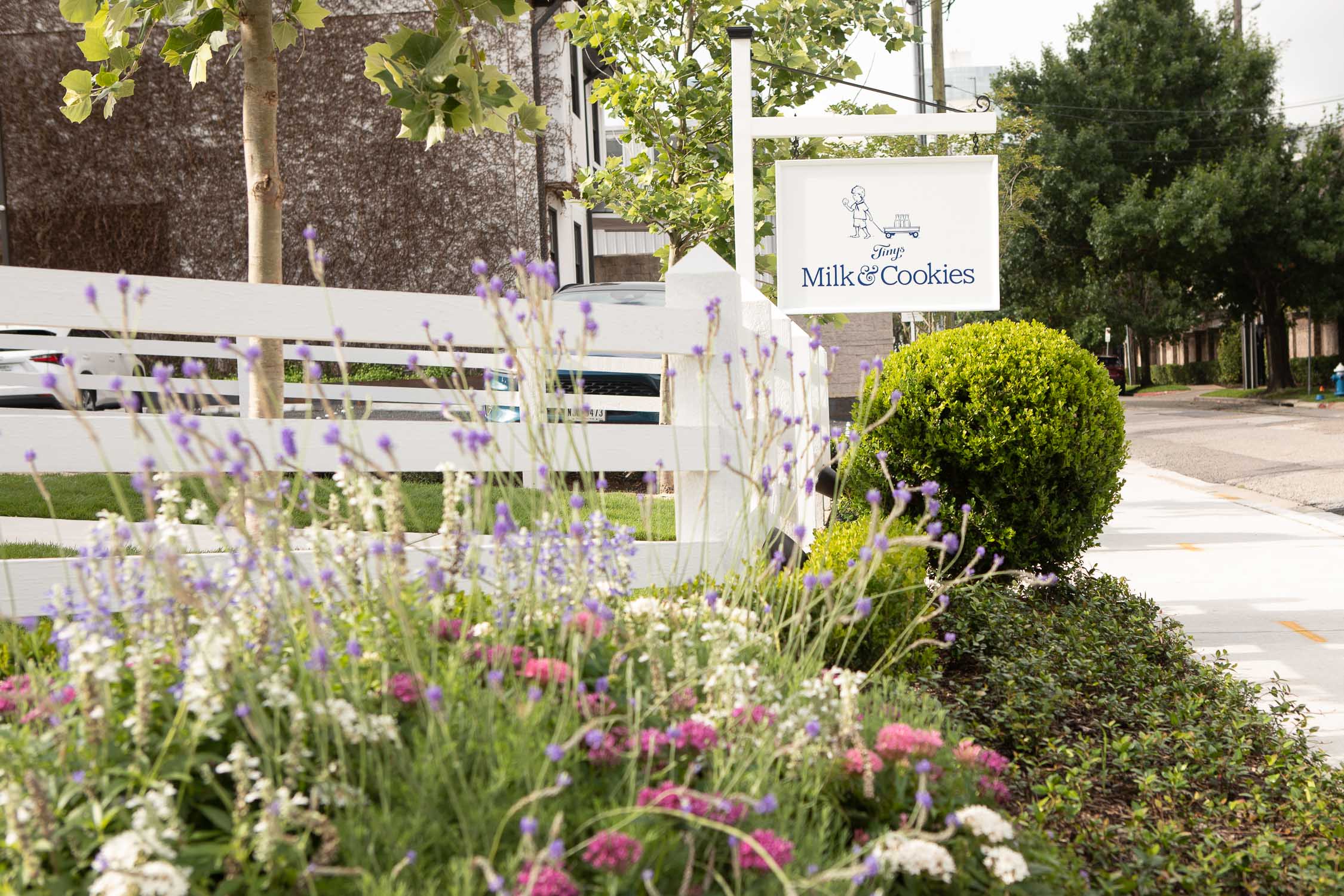 River Oaks landscaping and sign