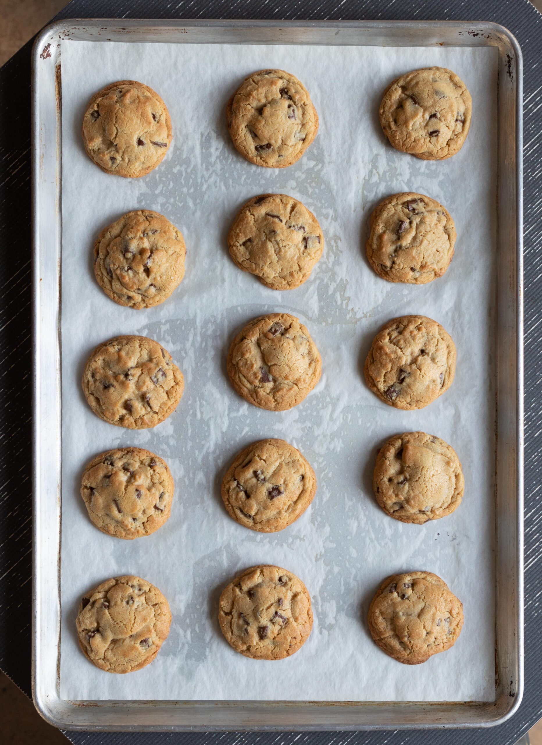 Cookie sheet tray